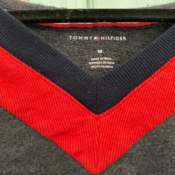 Tommy Hilfiger cropped hooded sweatshirt - Picture 4 of 6